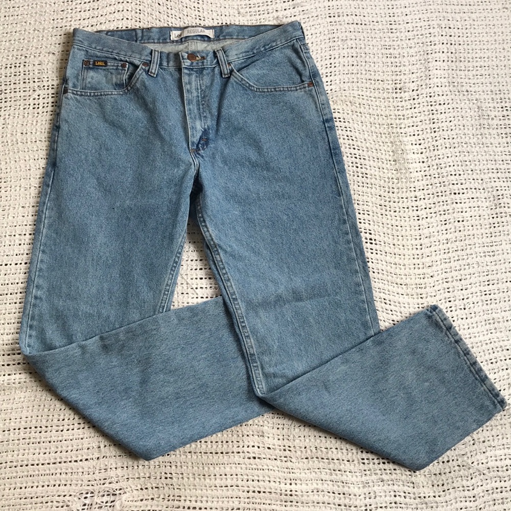 Vintage Lee Jeans Men's Size 34x30 Medium Wash Blue Denim Straight Leg EUC